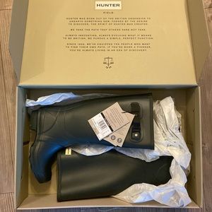 Hunter Field Huntress Dark Olive US 5 (runs large) - brand new in box